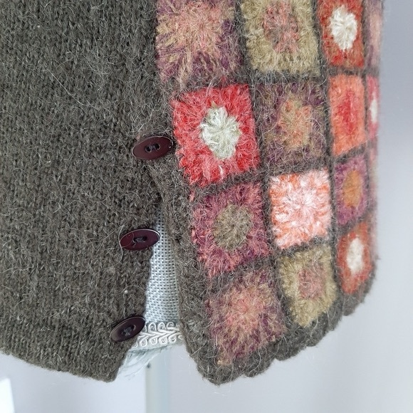 April Cornell Vintage Cardigan - Picture 4 of 9